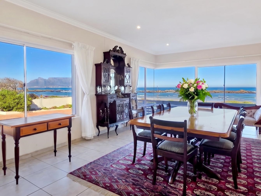 5 Bedroom Property for Sale in Bloubergstrand Western Cape